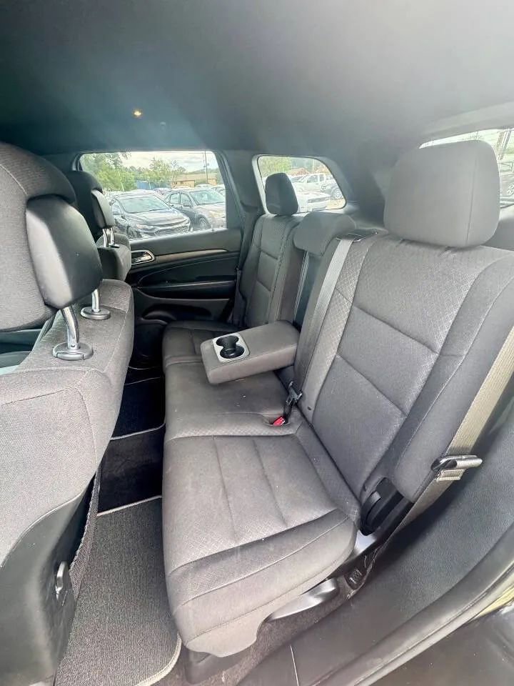 Used 2018 Jeep Grand Cherokee Laredo RWD image 9