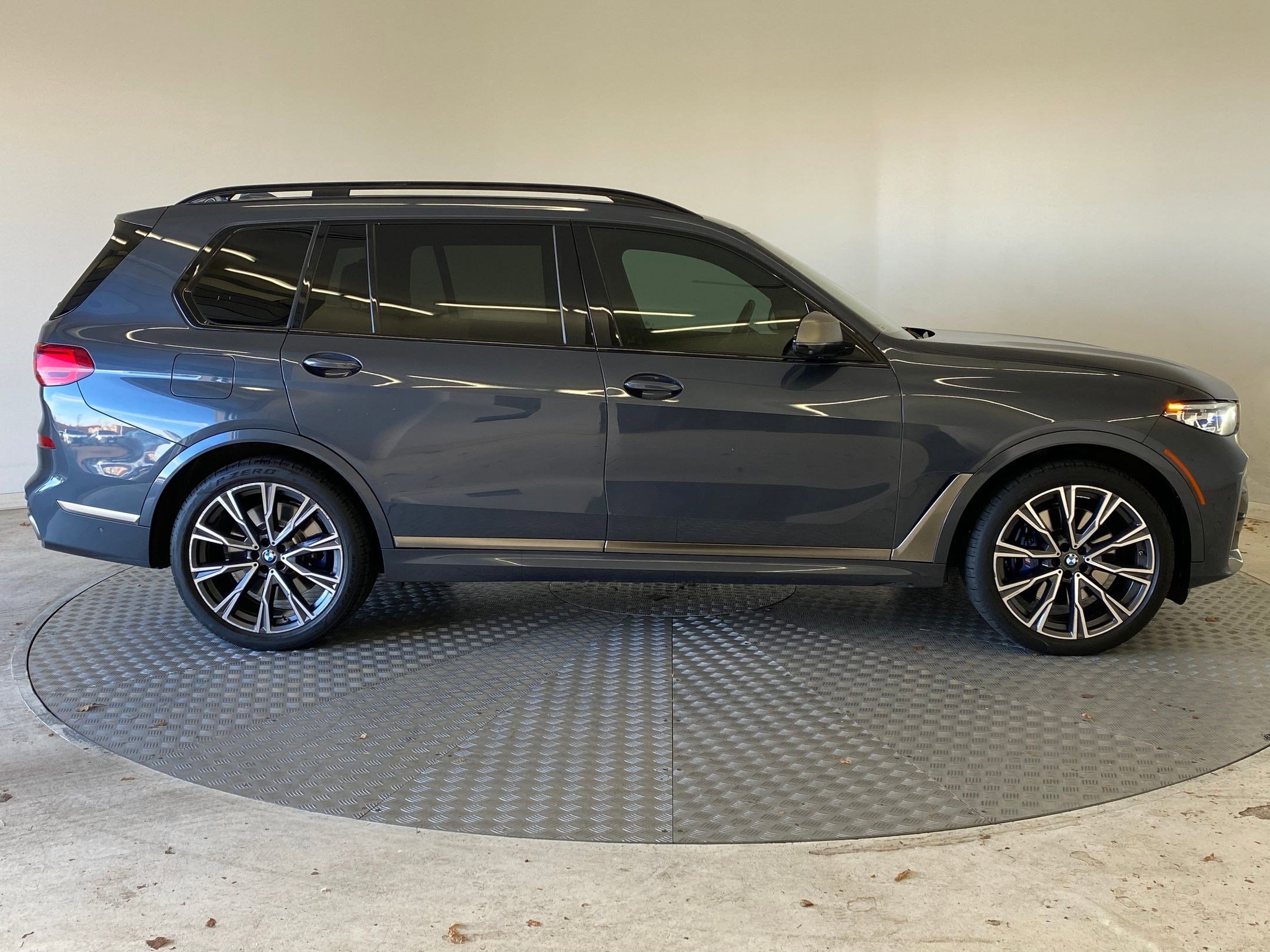 Used 2020 BMW X7 M50i w/ Executive Package image 7