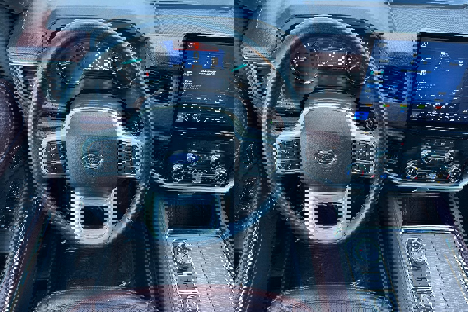 Used 2024 Ford Expedition Limited image 16