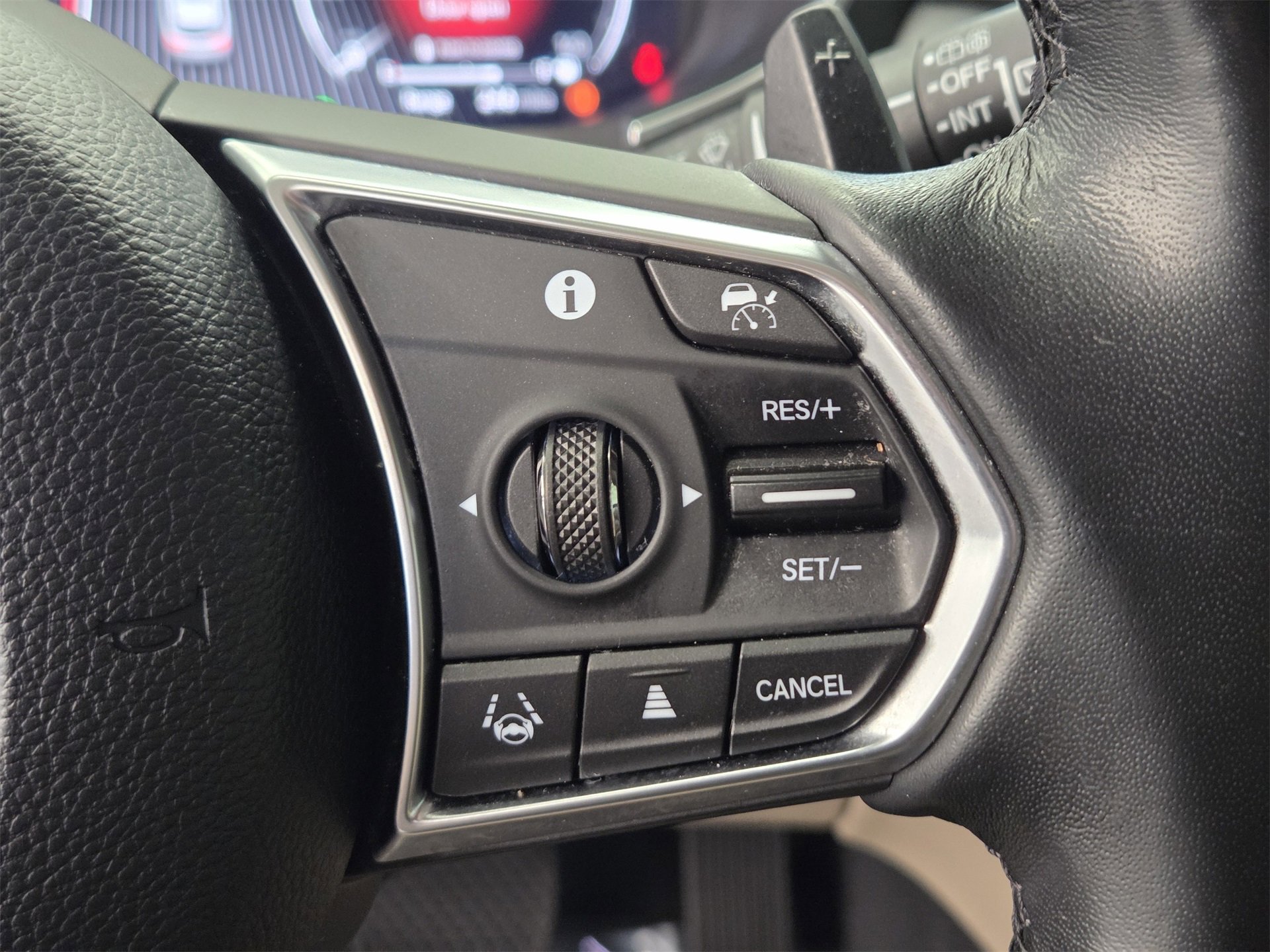 Used 2025 Acura MDX w/ Technology Package image 19