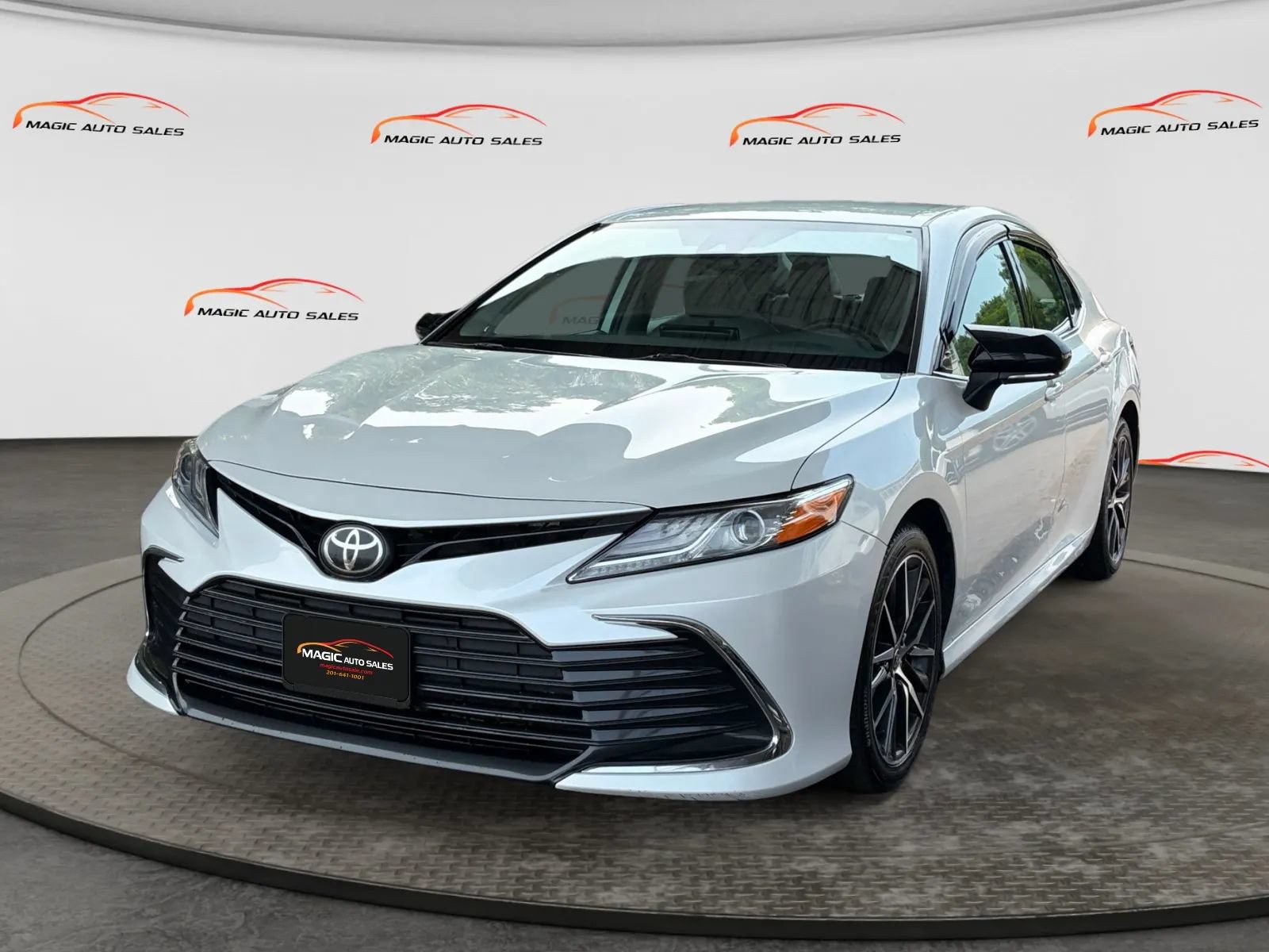 Used 2021 Toyota Camry XLE