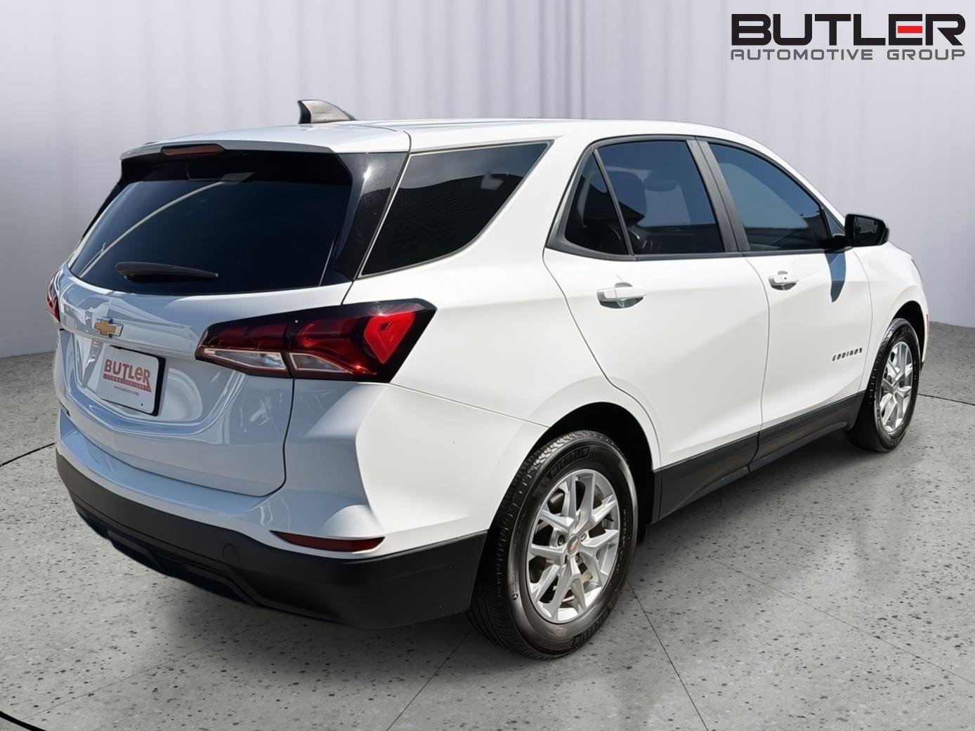 Used 2023 Chevrolet Equinox LS w/ LS Convenience Package FWD image 6