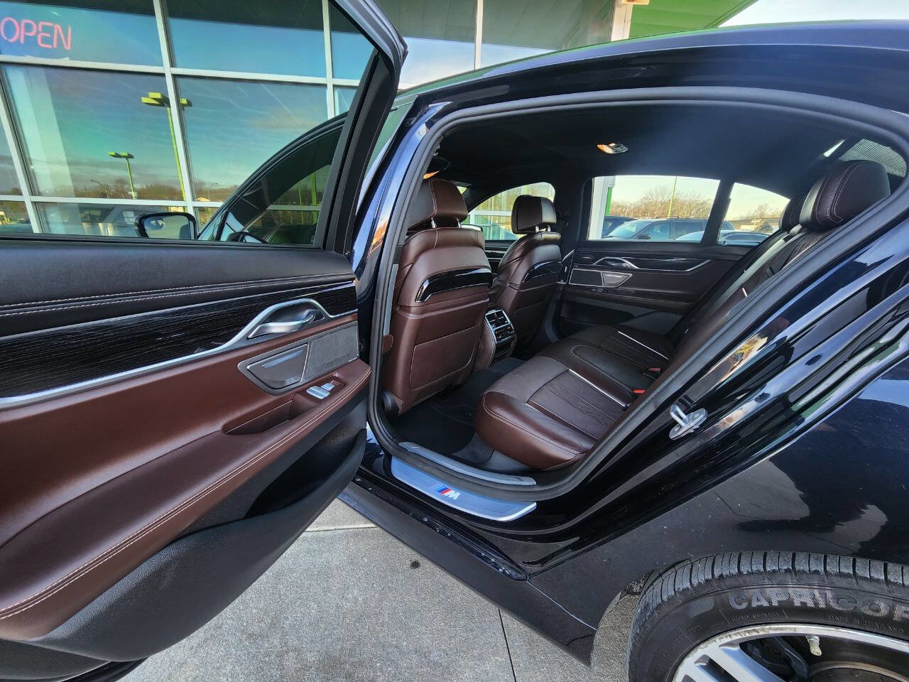 Used 2016 BMW 750i xDrive image 14