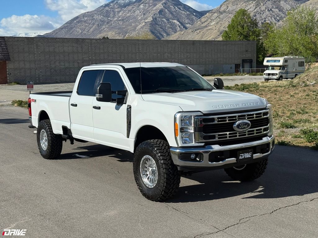 Used 2023 Ford F350 XLT image 2
