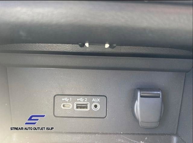 Used 2023 Nissan Sentra SR w/ Electronics Package image 35