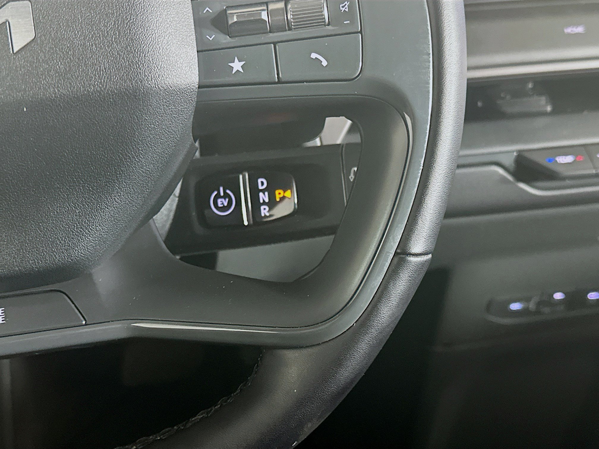 Used 2024 Kia EV9 Light RWD image 25