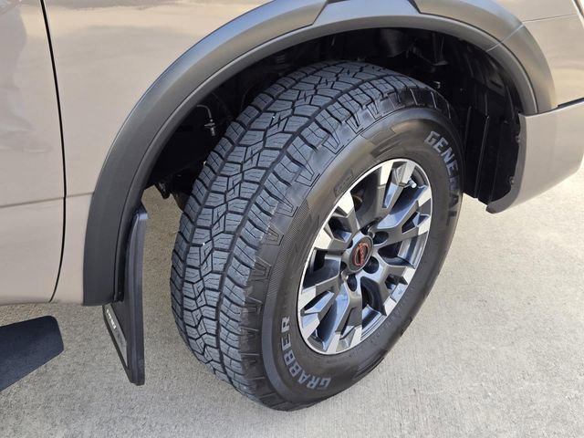 Used 2024 Nissan Titan PRO-4X w/ Pro-4x Convenience Package image 6