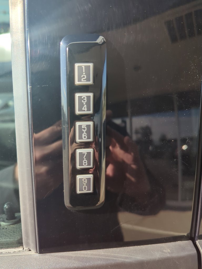 Used 2019 Ford F150 Lariat AWD/4WD image 21