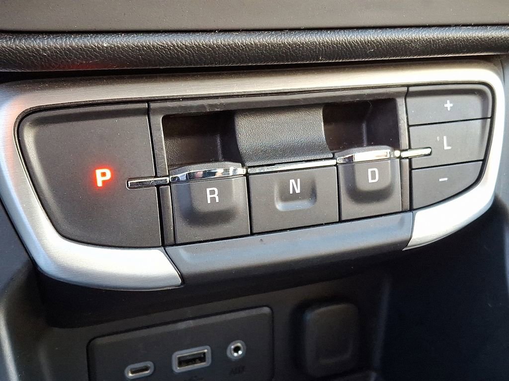 Used 2023 GMC Terrain SLE w/ Driver Convenience Package image 14