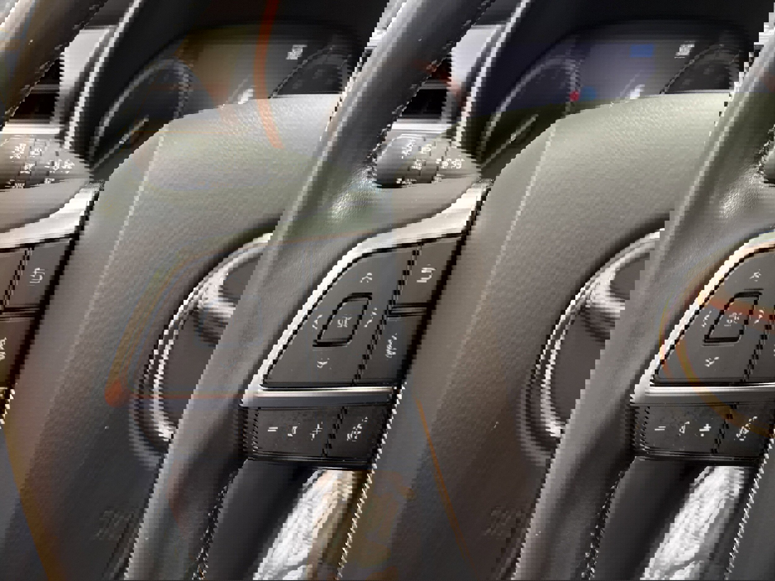 Used 2021 Toyota Highlander XLE image 35