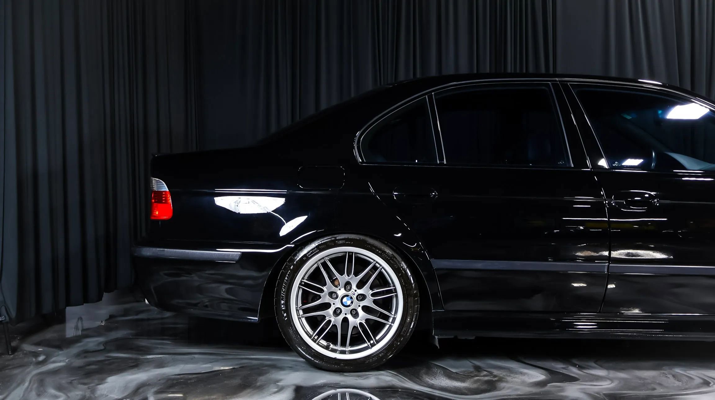 Used 2002 BMW M5 RWD image 3