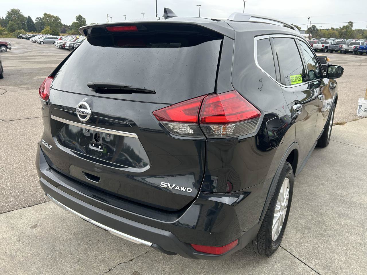 Used 2017 Nissan Rogue SV AWD/4WD image 5