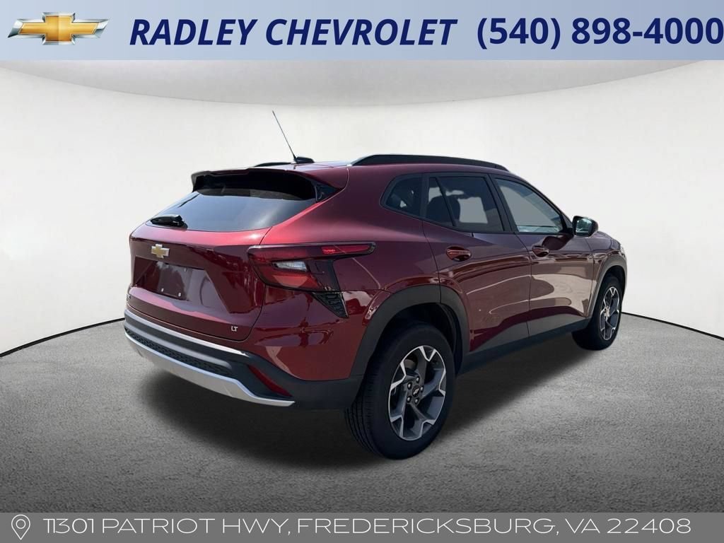 Used 2025 Chevrolet Trax LT FWD image 10