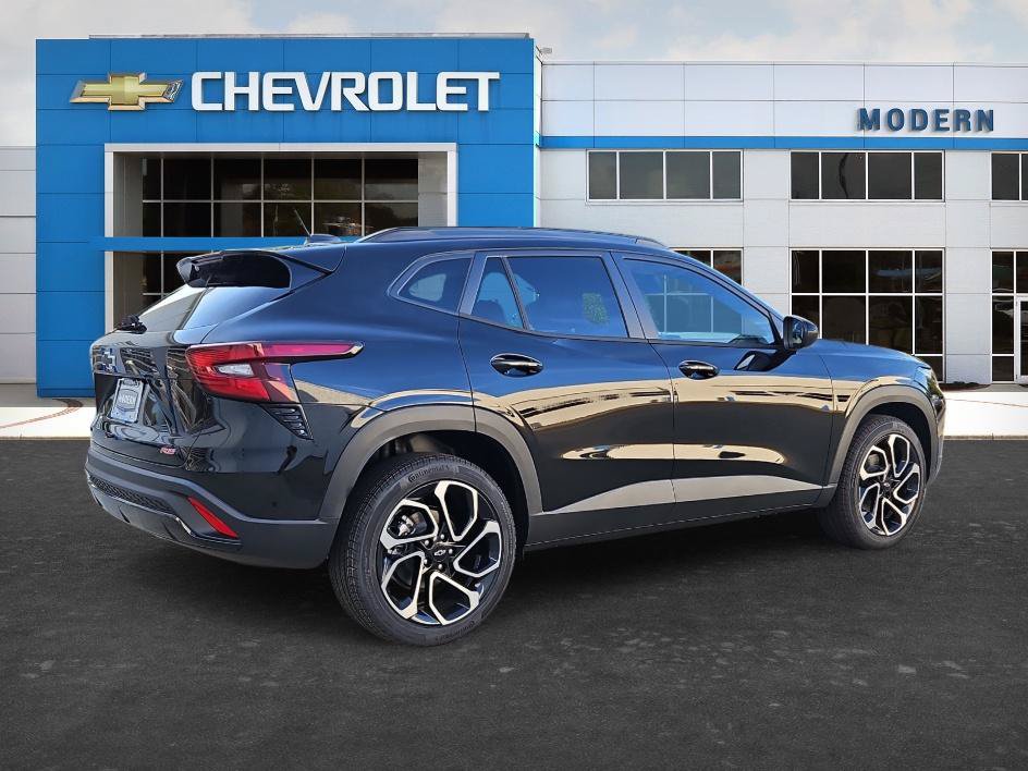 New 2026 Chevrolet Trax RS w/ Sunroof Package FWD image 5