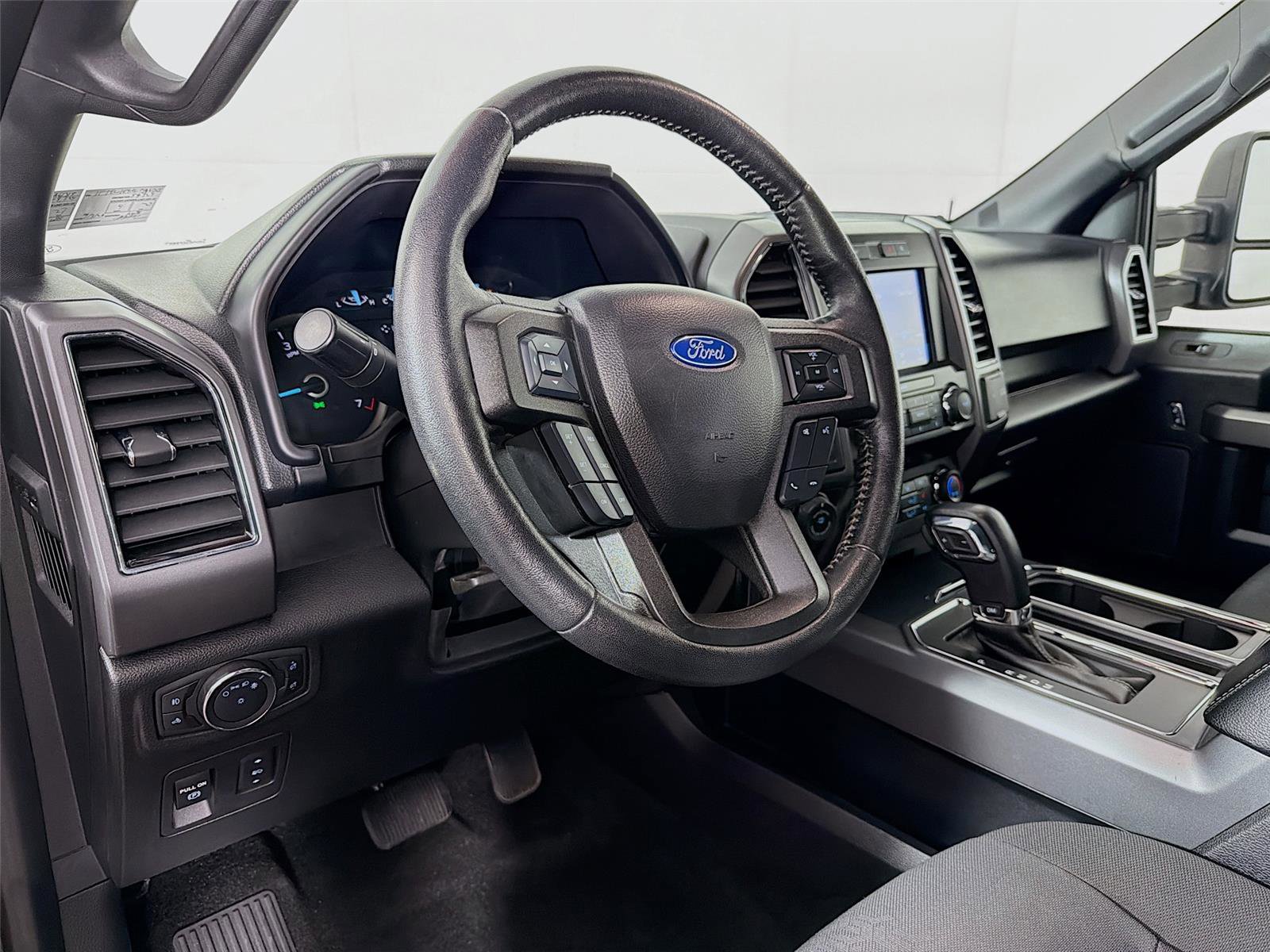 Used 2020 Ford F150 XLT w/ Equipment Group 302A Luxury image 9