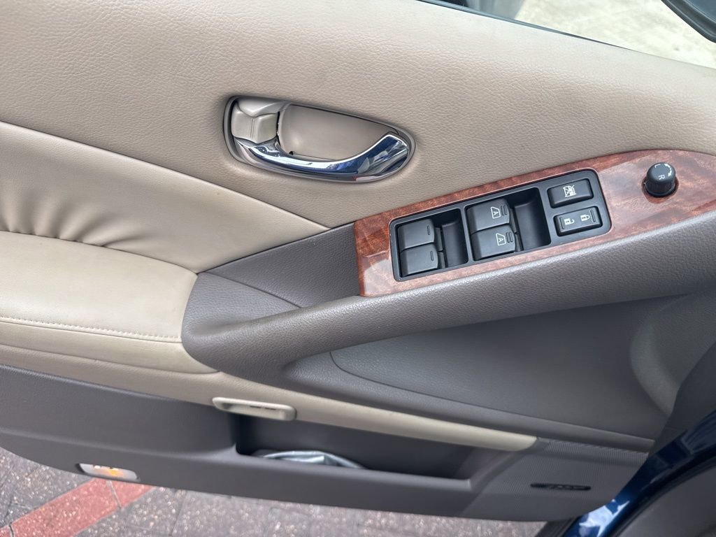 Used 2010 Nissan Murano LE w/ Navigation Pkg FWD image 7