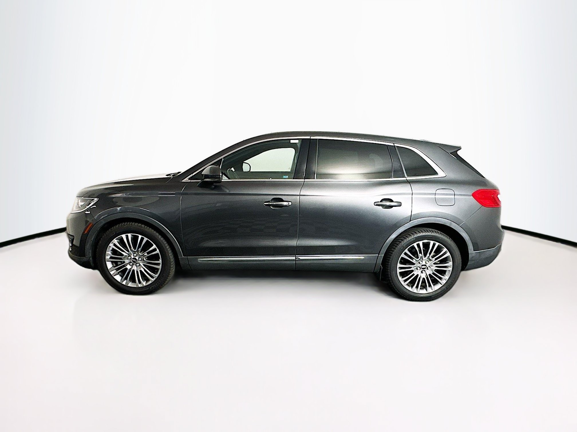 Used 2018 Lincoln MKX Reserve FWD image 4