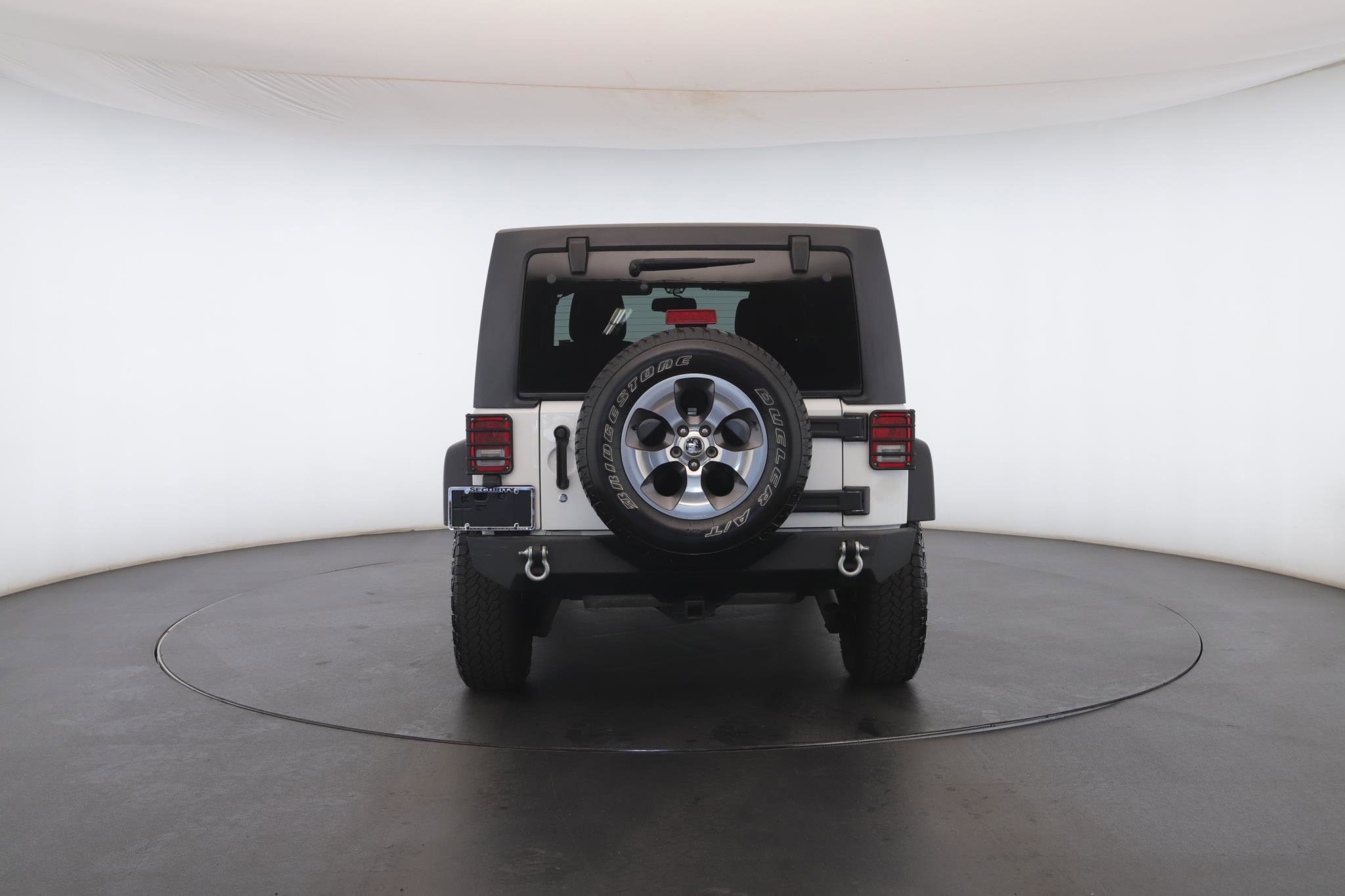 Used 2017 Jeep Wrangler Unlimited Sahara w/ Connectivity Group AWD/4WD image 19