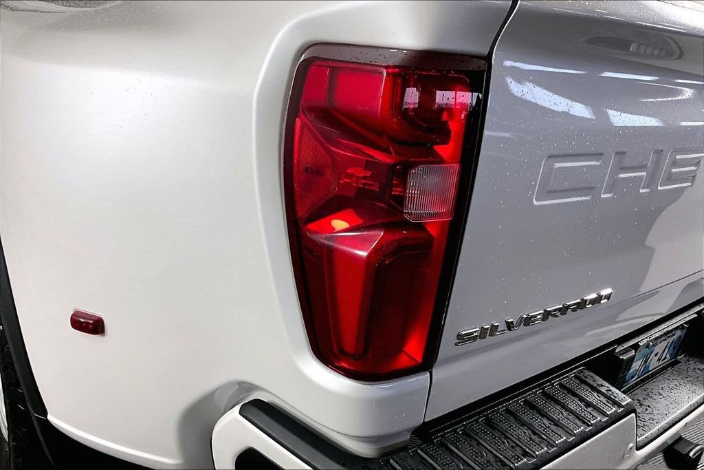 Used 2021 Chevrolet Silverado 3500 High Country AWD/4WD image 23