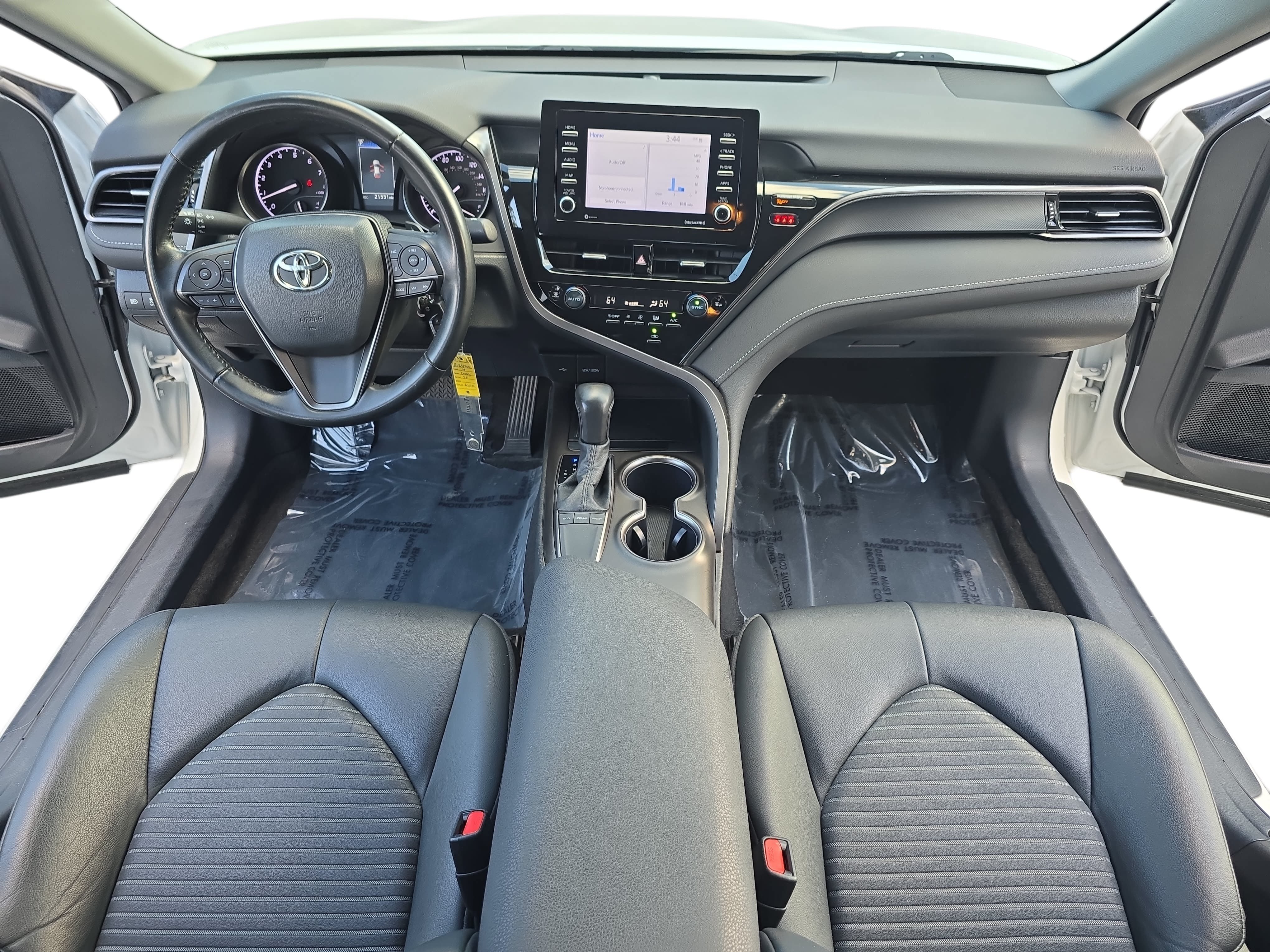 Used 2024 Toyota Camry SE FWD image 9