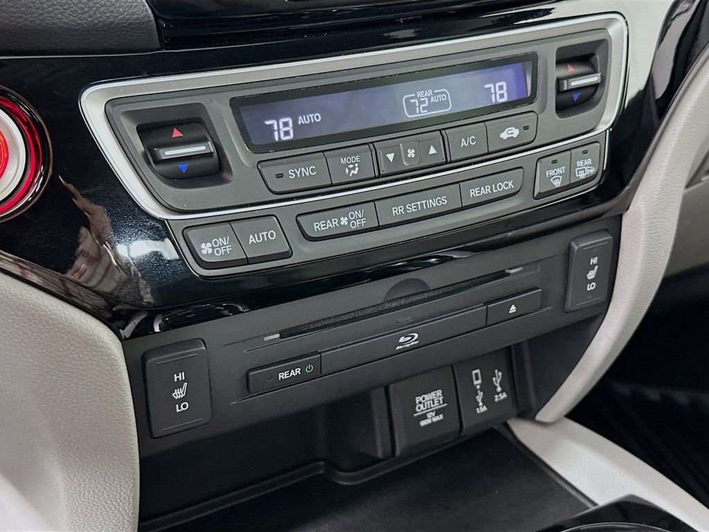 Used 2018 Honda Pilot Touring image 17