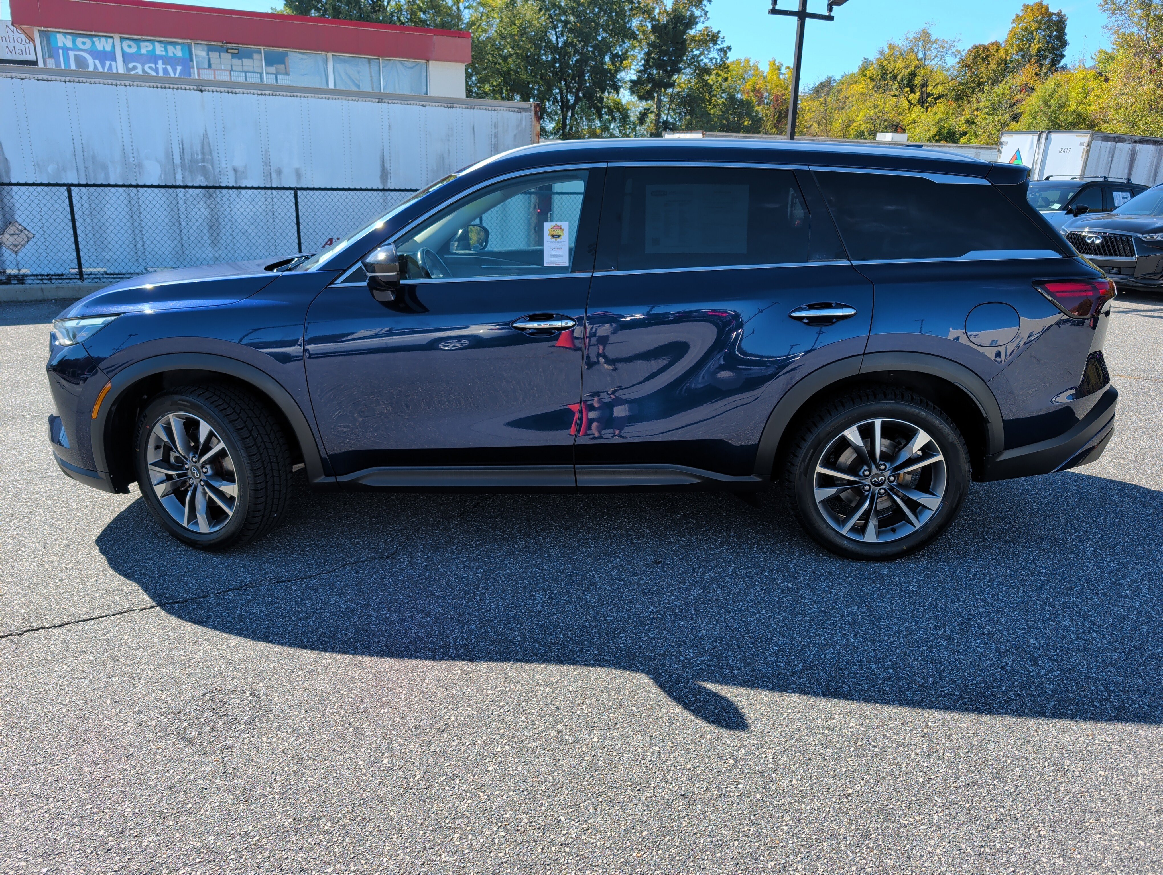 Used 2024 INFINITI QX60 Luxe FWD image 6
