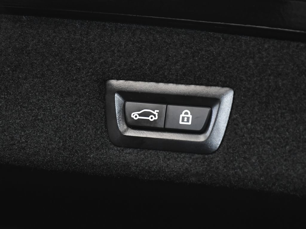 Used 2022 BMW M760i xDrive w/ Luxury Rear Seating Package AWD/4WD image 81