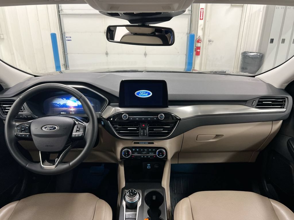 Used 2022 Ford Escape Titanium AWD/4WD image 10