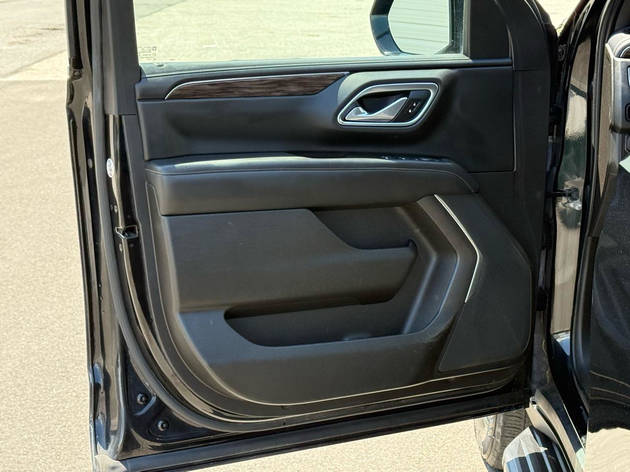 Used 2021 Chevrolet Tahoe 2WD w/ 1FL Safety Package image 36