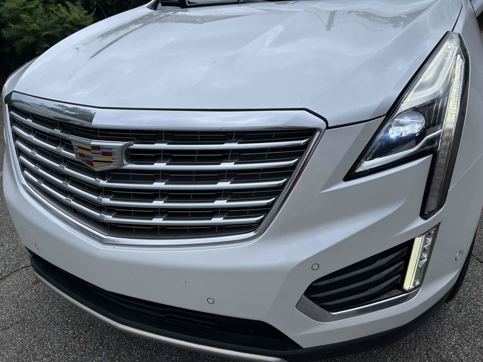 Used 2017 Cadillac XT5 Platinum w/ Driver Assist Package AWD/4WD image 10
