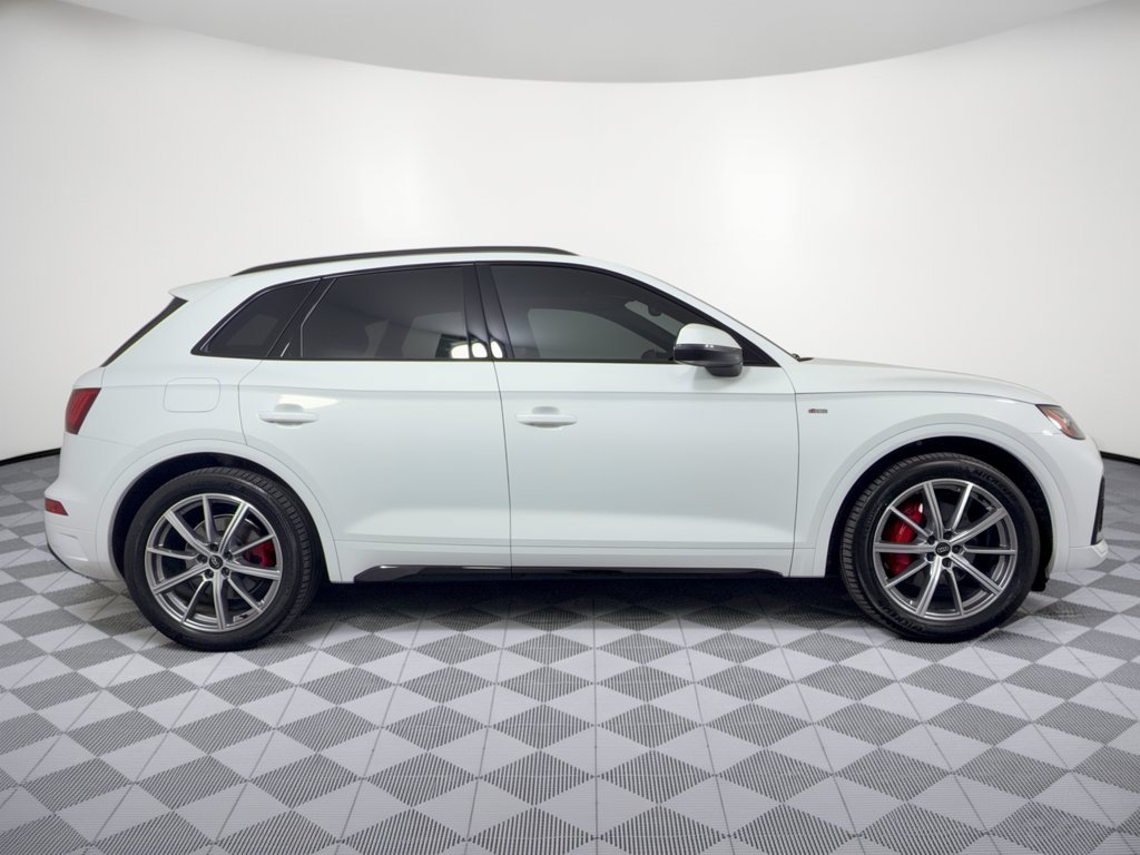 Certified 2024 Audi Q5 e Premium Plus w/ Premium Plus Package AWD/4WD image 8