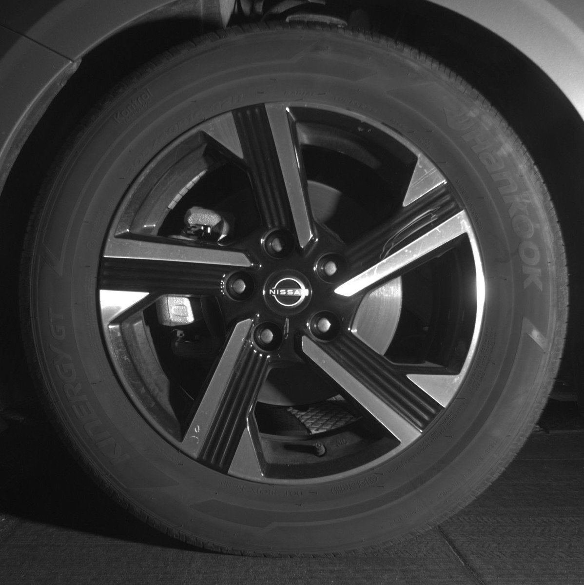 Used 2025 Nissan Sentra SV FWD image 12