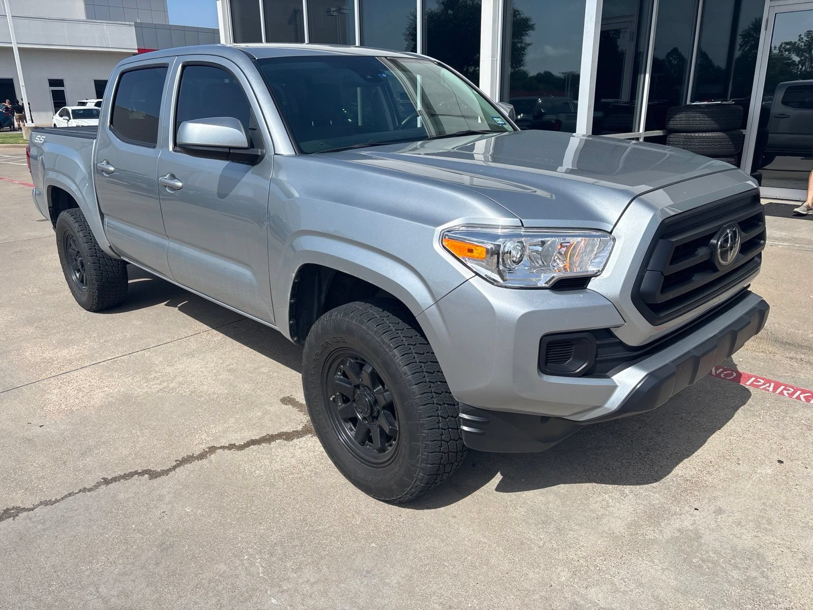 Used 2023 Toyota Tacoma SR AWD/4WD image 4