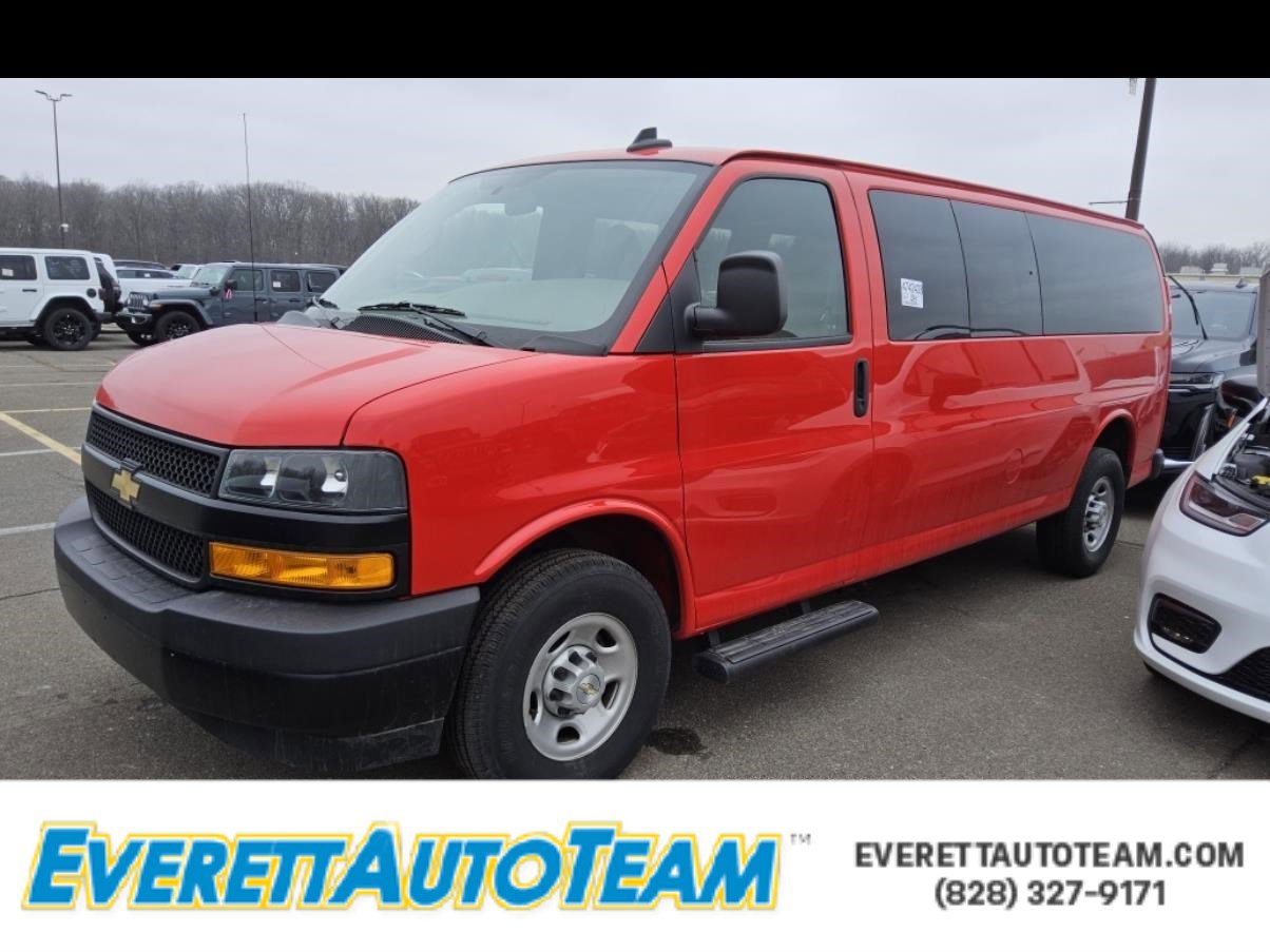Used 2024 Chevrolet Express 3500 Extended image 1
