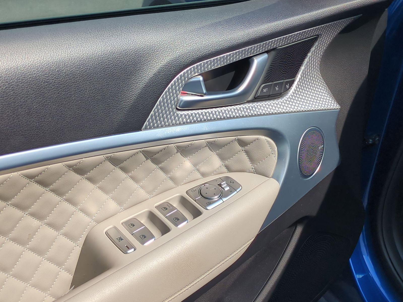 Used 2023 Genesis G70 3.3T image 15