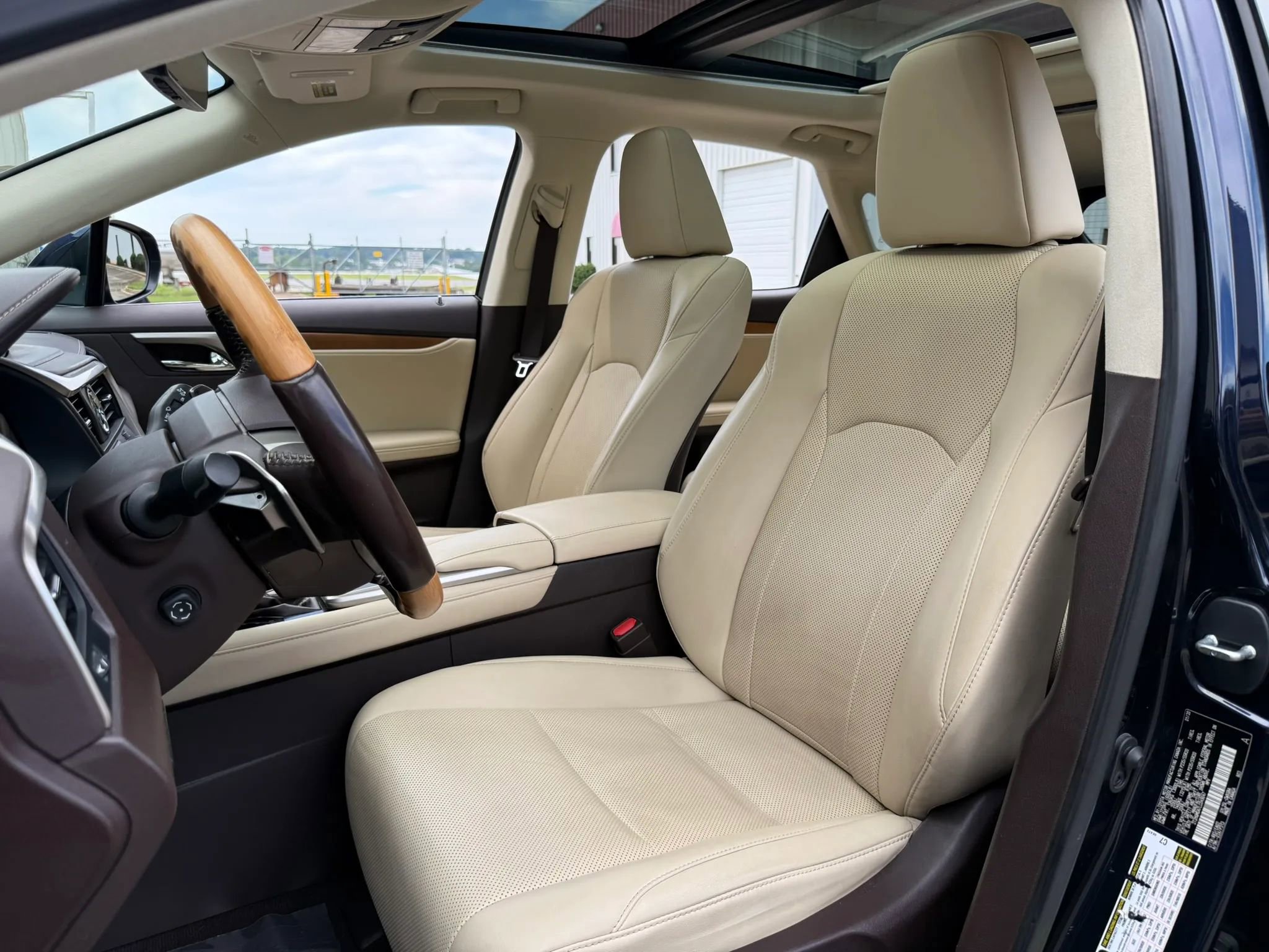 Used 2020 Lexus RX 450h AWD w/ Premium Package image 30