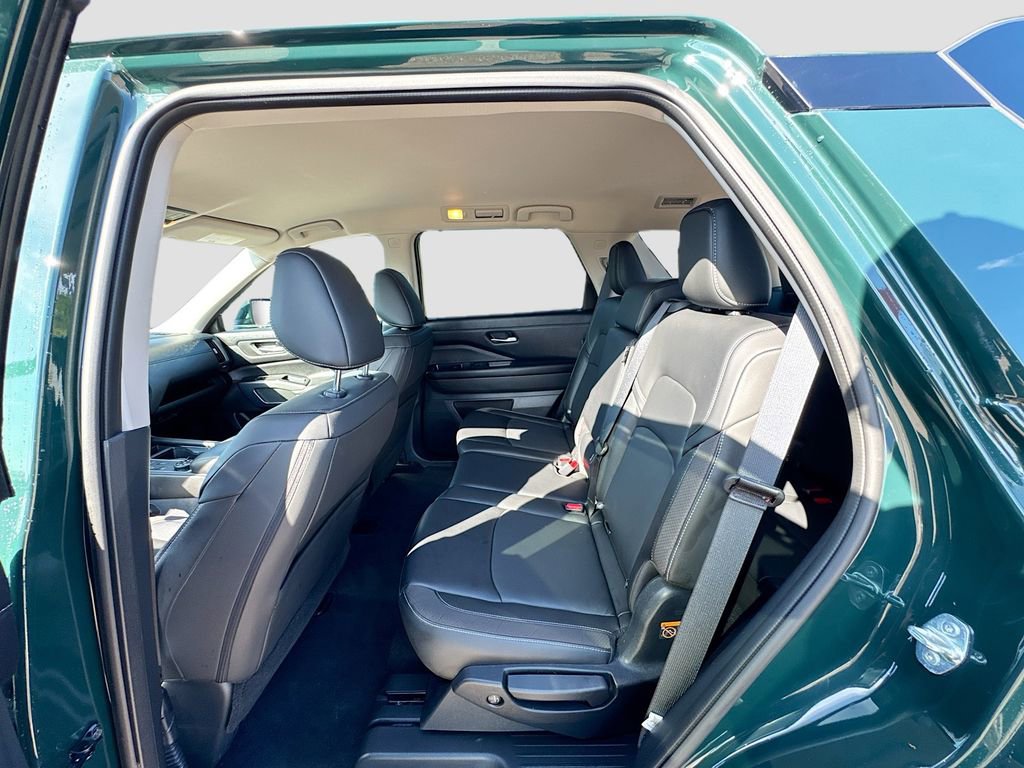 Used 2024 Nissan Pathfinder SL w/ Cargo Package image 23