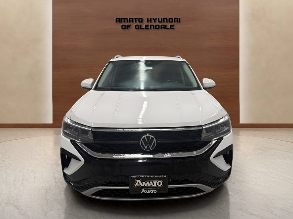 Used 2023 Volkswagen Taos SE AWD/4WD image 9