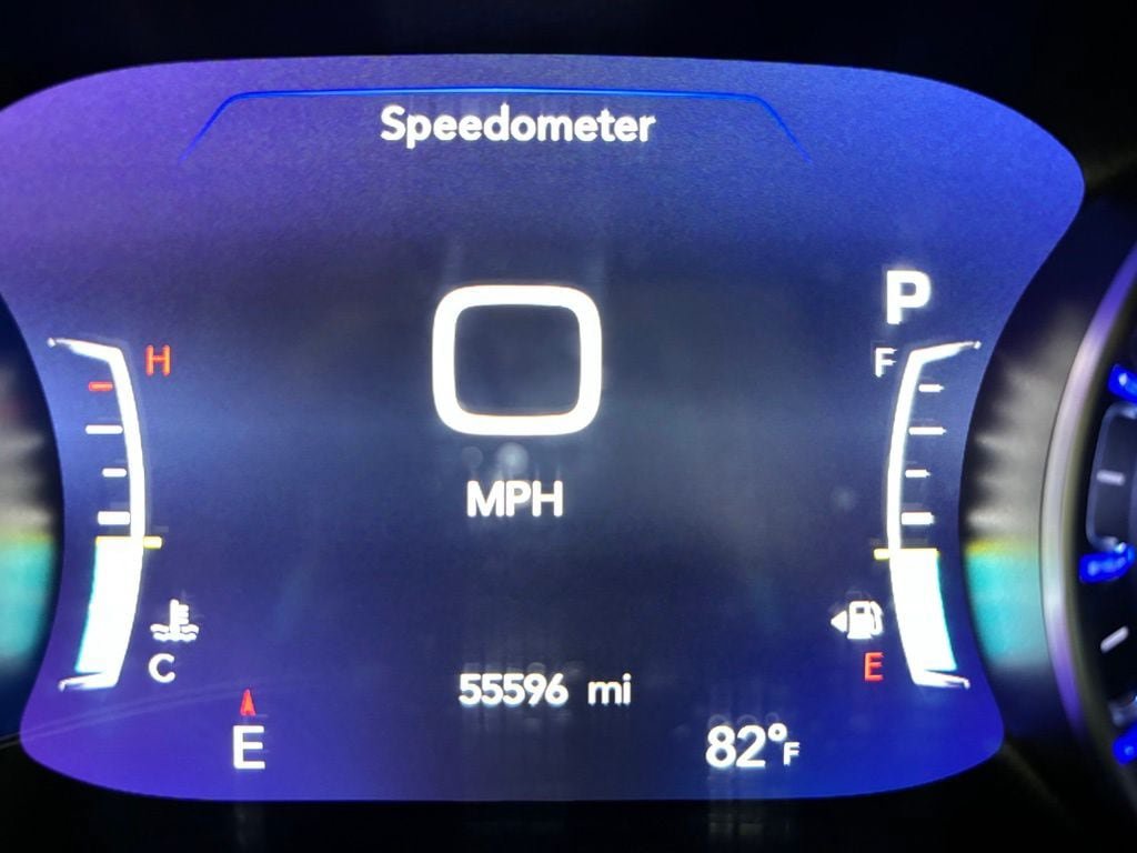 Used 2025 Chrysler Pacifica Select FWD image 23