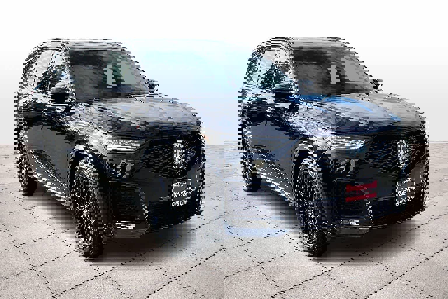 Used 2025 Acura MDX A-Spec image 2