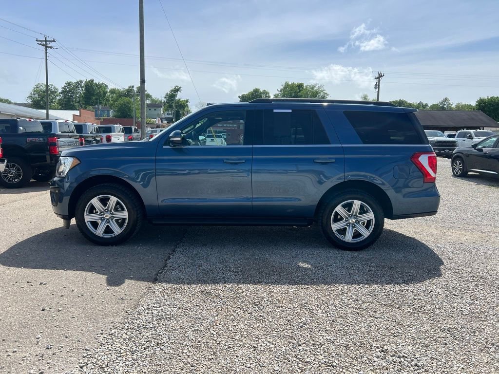 Used 2018 Ford Expedition XLT w/ Equipment Group 202A AWD/4WD image 5