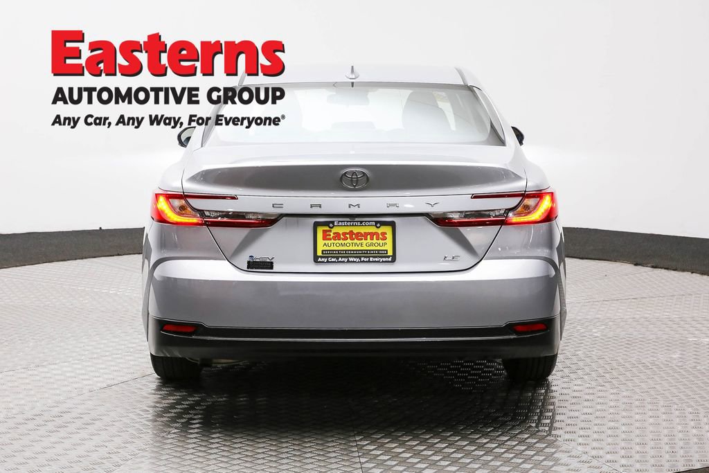 Used 2025 Toyota Camry LE image 6