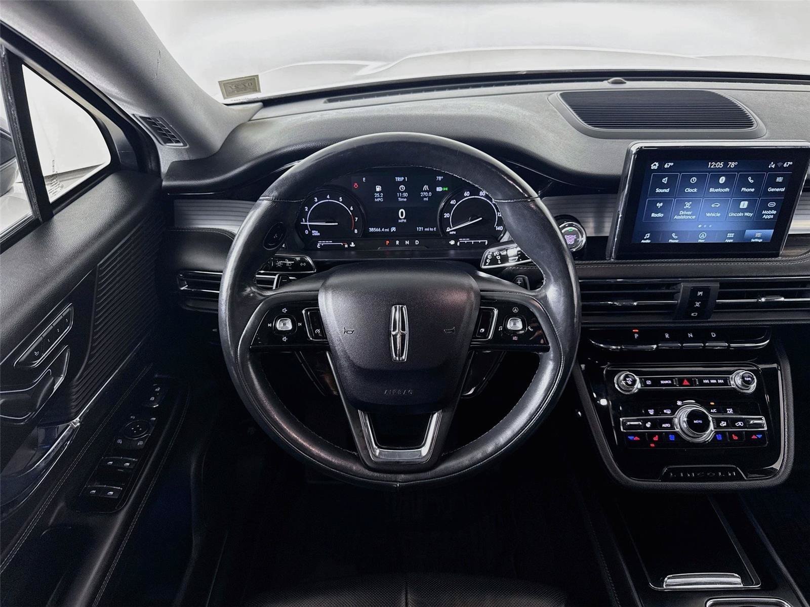 Used 2022 Lincoln Corsair AWD w/ Premium Package image 24