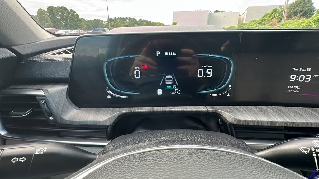 Used 2025 Kia Telluride EX w/ EX Captain's Chair Package image 29