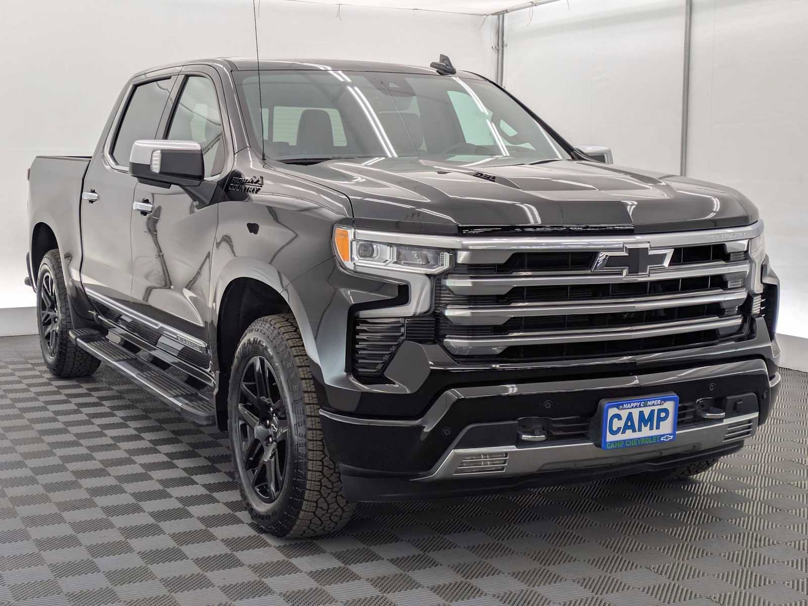 Used 2024 Chevrolet Silverado 1500 High Country w/ Technology Package AWD/4WD image 8