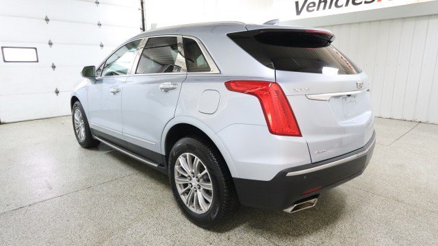 Used 2017 Cadillac XT5 Luxury w/ Driver Awareness Package AWD/4WD image 3