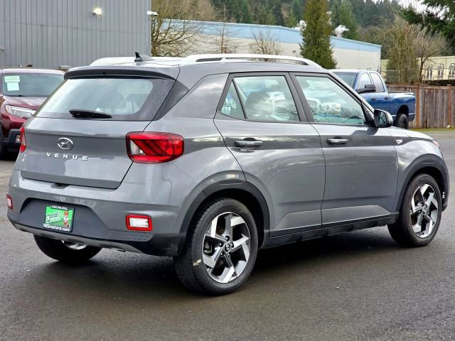 Used 2022 Hyundai Venue SEL FWD image 7