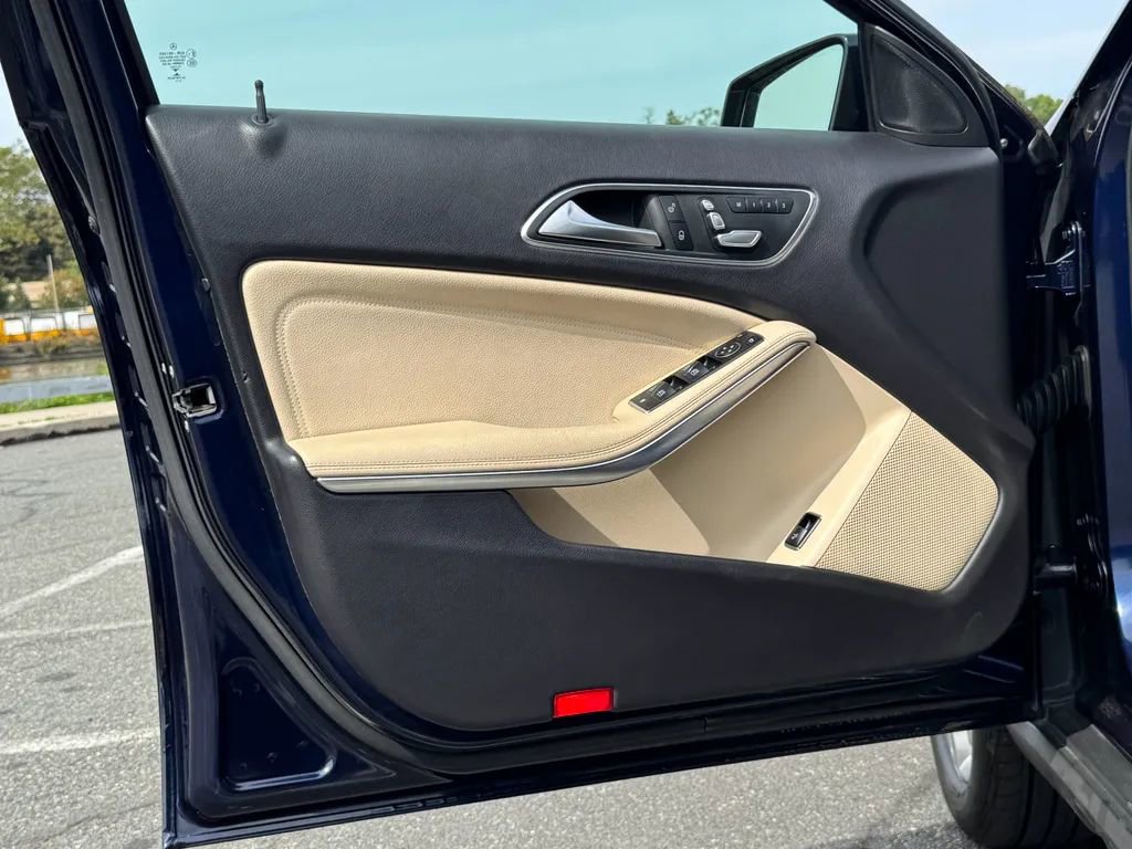 Used 2018 Mercedes-Benz GLA 250 4MATIC image 7