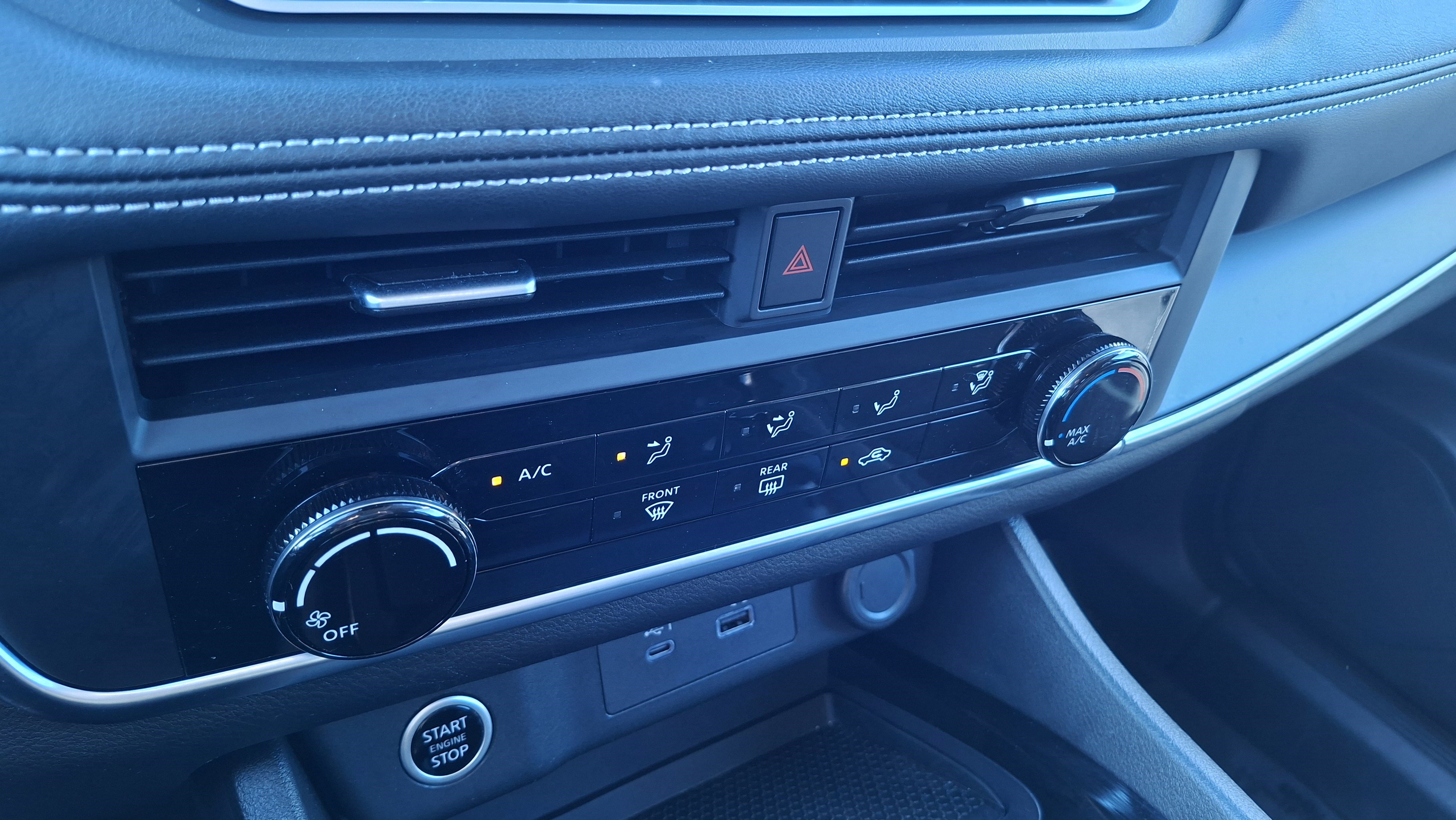 Used 2023 Nissan Rogue S image 15