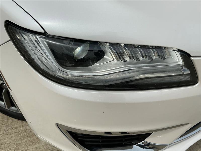 Used 2018 Lincoln MKZ Premiere image 17